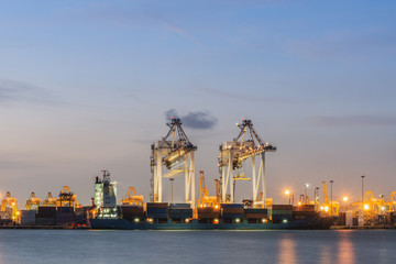 Obraz premium Container Cargo freight ship 