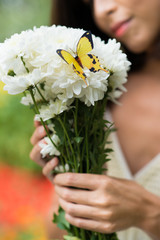 Obraz na płótnie Canvas Bouquet of white chrysanthemums