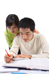 스튜디오 속 젊은 커플 
