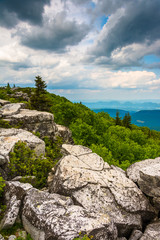 Fototapeta na wymiar Boulders and eastern view of the Appalachian Mountains from Bear
