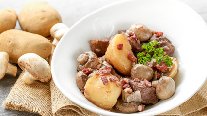 Bœuf bourguignon et ingrédients 2