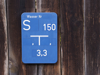 Hinweisschild für Wasseranschluss