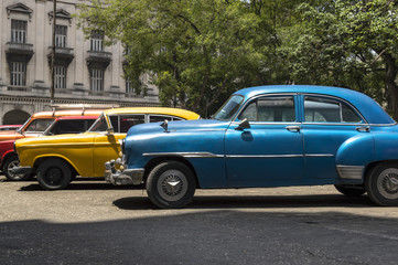 Fototapeta na wymiar Classic american cars in Havana, Cuba