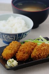 牡蠣フライ定食