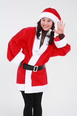 산타 복장을 한 소녀와 선물