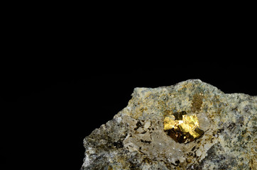 pyrit wuerfel gemenge