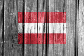 Österreich Flagge auf Holzwand