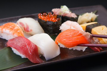 寿司の盛り合せ