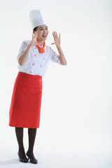 스튜디오 안의 요리중인 남자요리사와 여자요리사