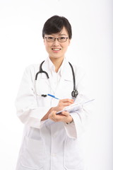Fototapeta premium 스튜디오 안의 의사가운을 입은 의사와 간호사 