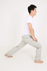 Fototapeta premium 요가의 하고 있는 남성