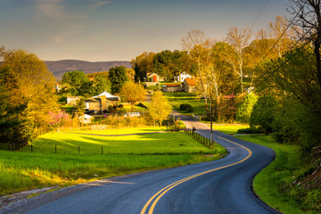 Windy country road in the Shenandoah Valley, Virginia.
