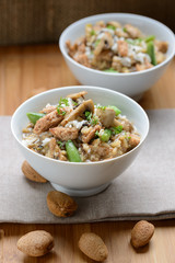 Reis mit veganem Soja-Pilzragout und Kasierschoten