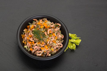Krabbensalat im Schälchen