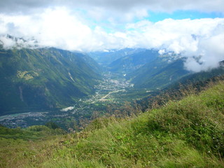 Fototapeta na wymiar A view of an alpine valley