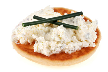 Blinis de fromage persillé et fines herbes