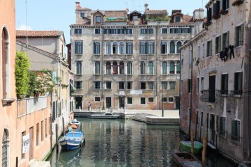 Fototapeta na wymiar Palazzi a Venezia