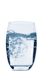 Glas mit Wasser