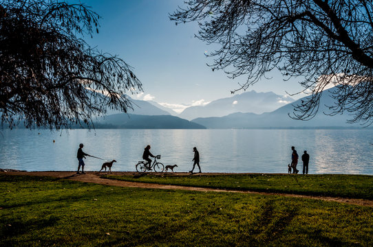 Au bord du lac d'Annecy