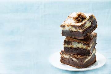 brownie with cream cheese