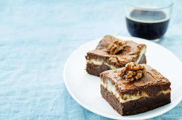 brownie with cream cheese