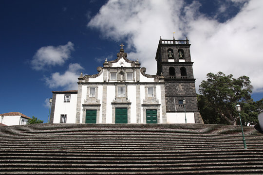 A&ccedil;ores - Sao Miguel - escaliers de l'&eacute;gilse de Ribeira Grande