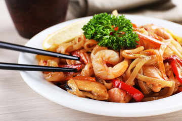 Chinese noodles with vegetables and seafood
