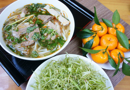 Vietnamese soup, Bun bo,  rice vermicelli