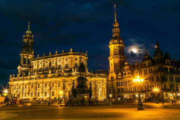 Fototapeta na wymiar Semper opera in Dresden