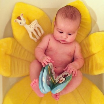 baby bathing