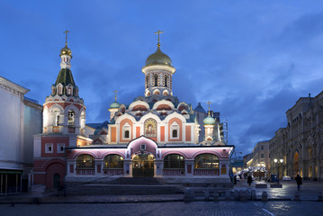 Fototapeta na wymiar Казанский собор на Красной площади Москвы