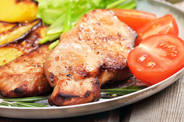 Grilled steak and vegetable