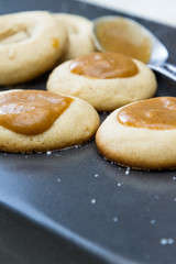 pumping caramel cookies