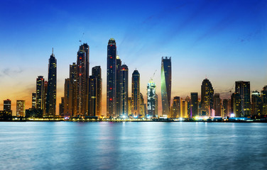 Fototapeta na wymiar Dubai marina during twilight