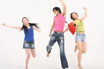 Obraz premium 스튜디오 안의 바캉스 컨셉의 커플