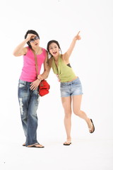 Obraz premium 스튜디오 안의 바캉스 컨셉의 커플