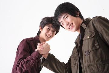 스튜디오 안의 청년