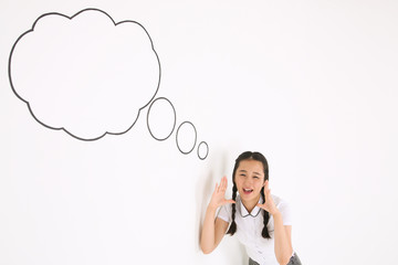 스튜디오 안의 고등학생 여자학생