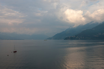Fototapeta na wymiar view of Lago Maggiore
