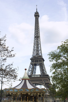 Tour Eiffel Paris carrousel France eiffel tower © Heddie Bennour