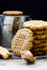 shortbread cookie with peanut butter