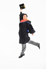 스튜디오 안의 남자 여자 졸업생