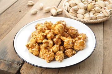 caramel popcorn