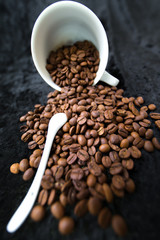 Verschüttete Kaffeebohnen