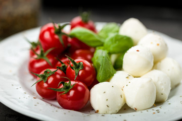 Tomate Mozzarella Basilikum