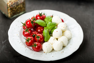 Tomate Mozzarella Basilikum