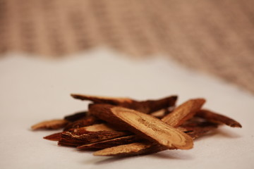 한국 전통 한약 재료 