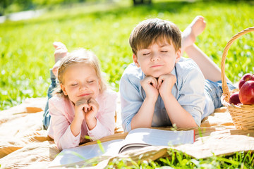 Kids at picnic