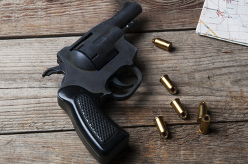 Obraz premium Revolver with bullets