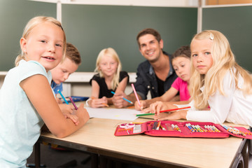 Kinder in der Grundschule
